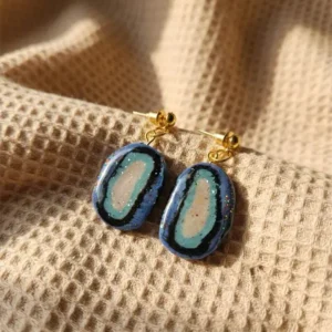 Marble effect polymer studs