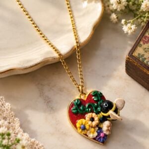 Blooming bee pendant