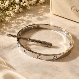 Cartier hand cuff (gold)